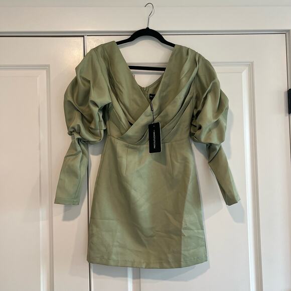 NWT Pretty Little Thing Sage Green Off the Shoulder Ruched Bodycon Dress 0 - Picture 5 of 10